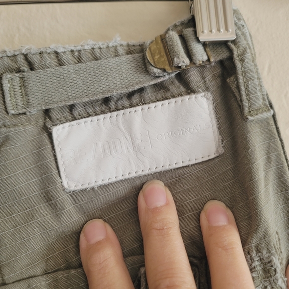 RE/DONE Originals, Distressed Cargo Pant, Army Green, Size 28 - Picture 9 of 15